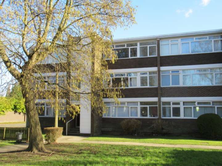 19 HORNBY COURT, CROFT AVENUE, BROMBOROUGH Smith and Sons