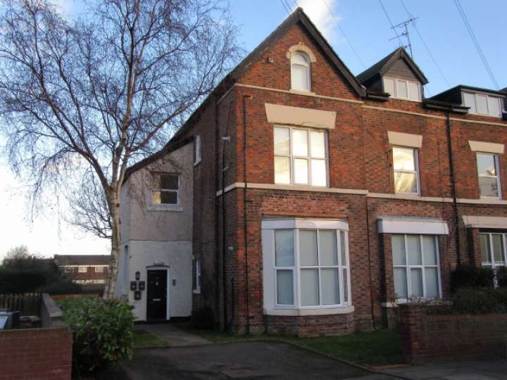 18 QUEENS ROAD, BIRKENHEAD Smith and Sons