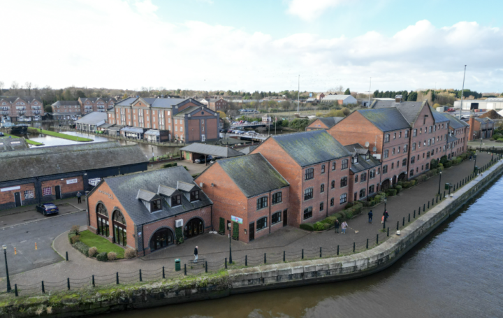 QUADRUPLE  COMPLETIONS FOR COMMERCIAL LETTINGS TEAM AT SMITH AND SONS