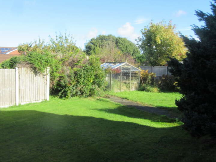 Gills_rear_garden.JPG