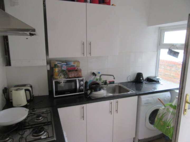 Rodney_142_kitchen.JPG