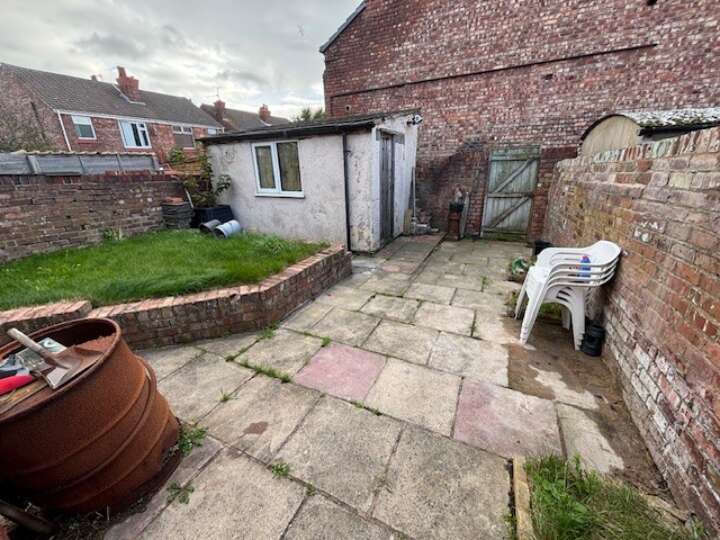 135_Wallasey_rear_yard.jpg
