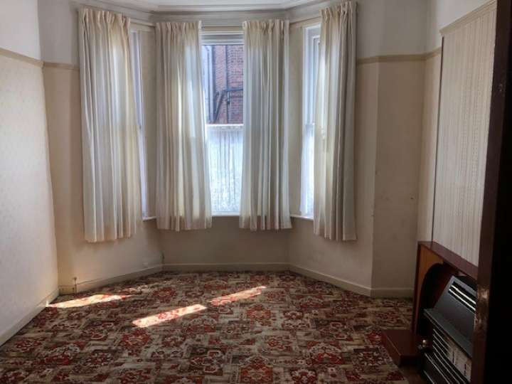 150_Paterson_Street_-_Living_room.jpg