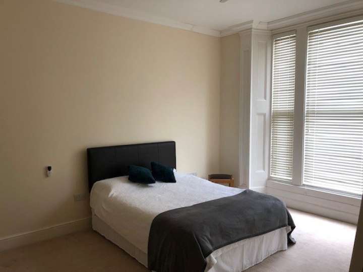 16 Lorne Bedroom 1.jpg