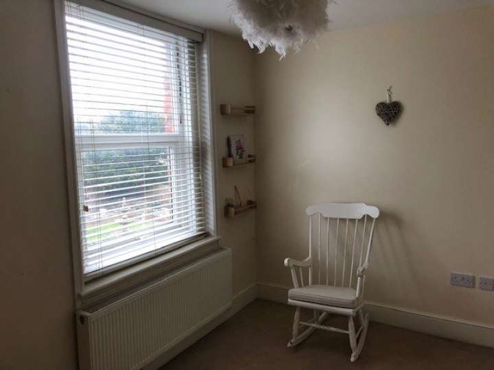 16 Lorne bedroom 2.jpg