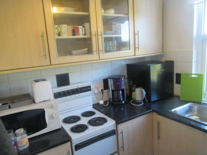 94_Grace_kitchen.JPG