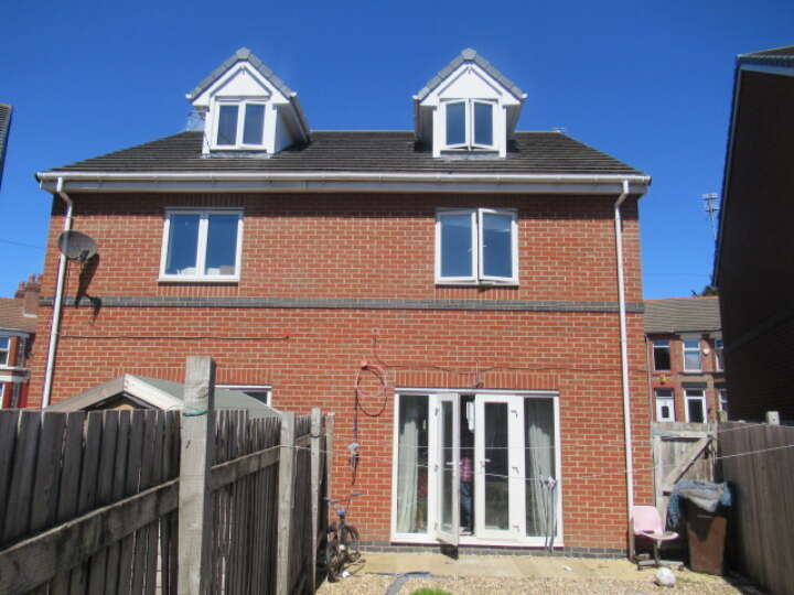 27_Morecroft_Road_-_back.JPG