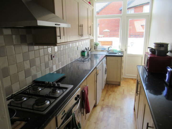 27_Morecrot_kitchen.JPG