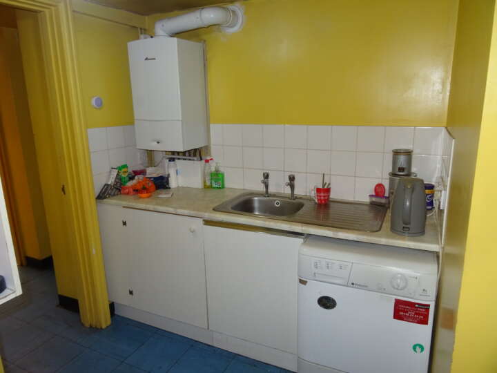 33-35_Market_Street_-_Kitchen.JPG