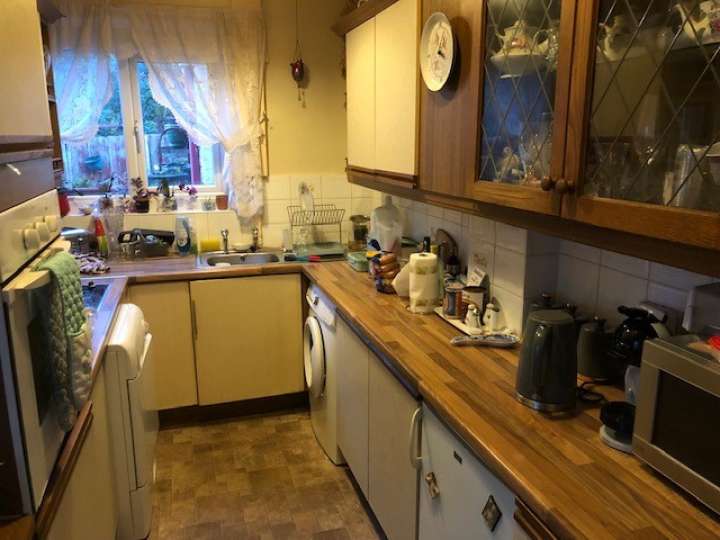 29_Highfield_Rd_kitchen.jpg