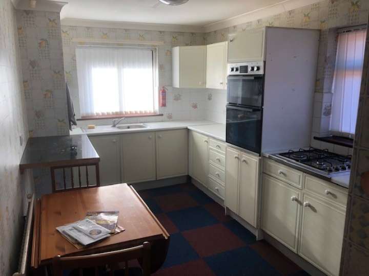 2_The_Old_Tennis_Club_-_Kitchen.jpg