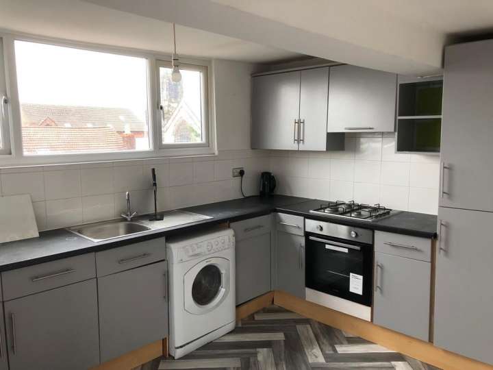33_Euston_kitchen.jpg