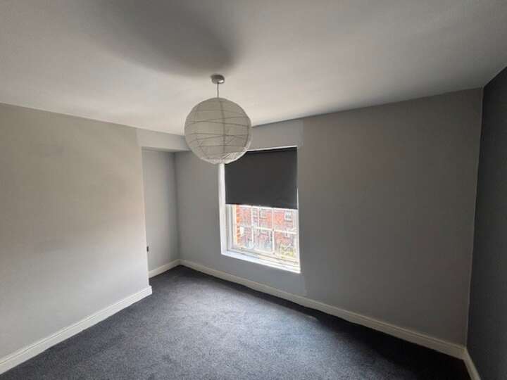 38_Hamilton_sq_bedroom.jpg