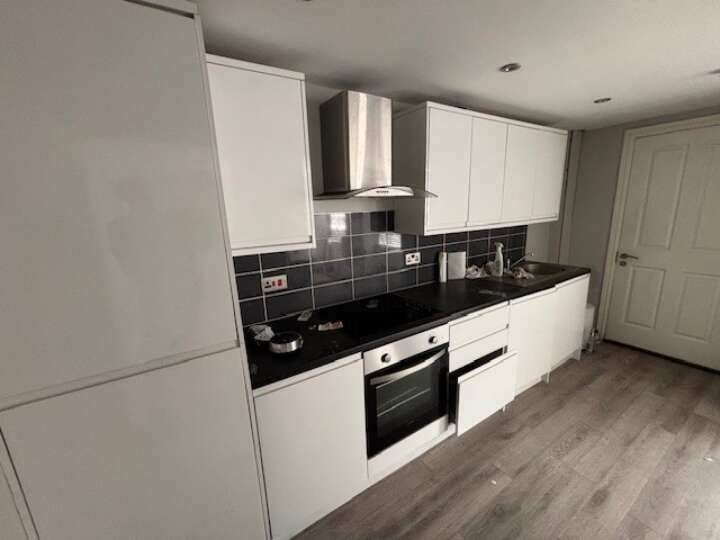 3_Ham_Sq_kitchen_1.jpg