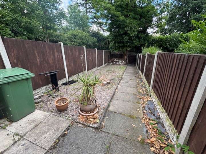 3_Mersey_View-_garden.jpg