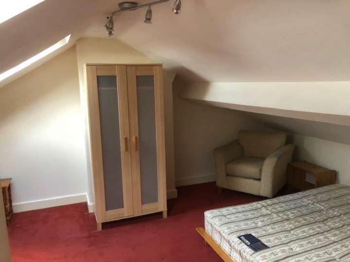 4 Oxton Rd - Bedroom.jpg