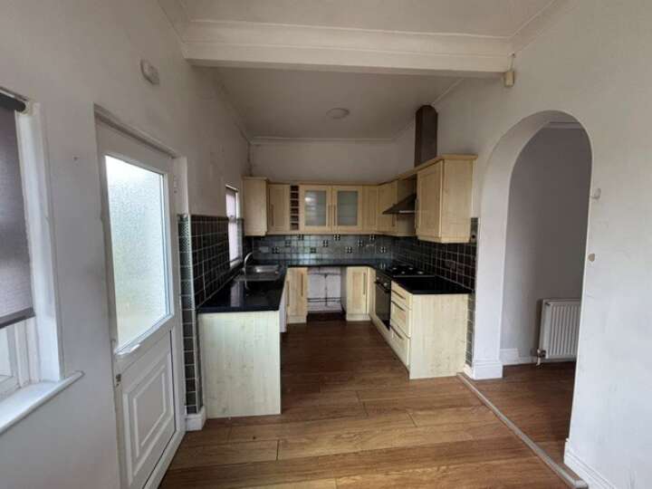 42_Stonehouse_kitchen.jpg