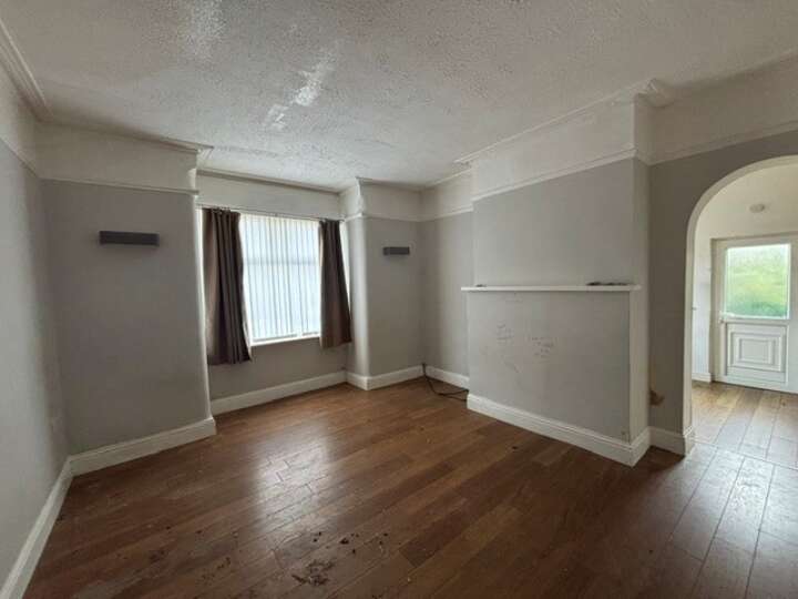 42_Stonehouse_rear_lounge.jpg