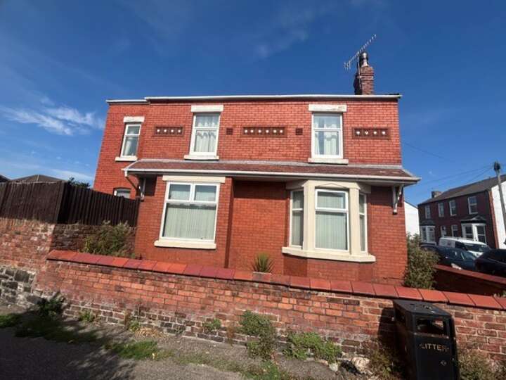 42_stonehouse_front.jpg