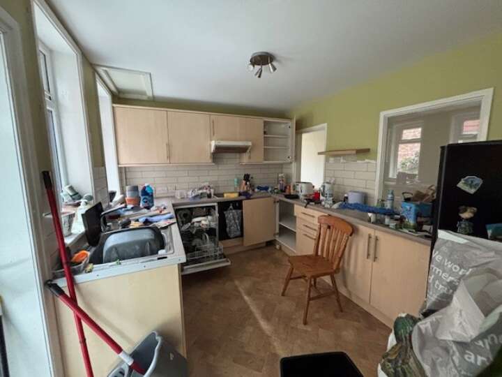 48_Church_kitchen.jpg