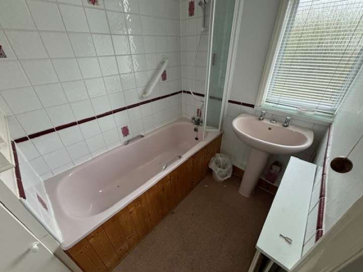 64_St_Andrews_Bathroom.jpg