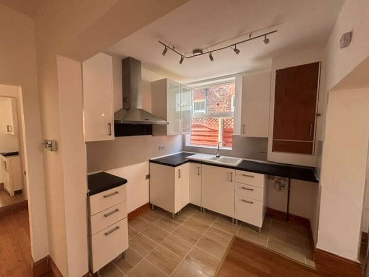 66_Easton_kitchen_1.jpg