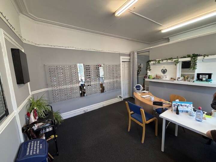 69_Seaview_opticians.jpg