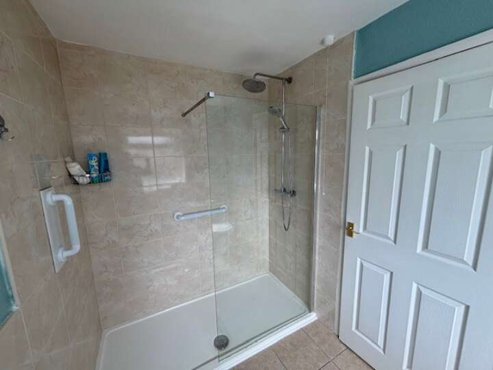 73_Ridgewood_bathroom_1.jpg
