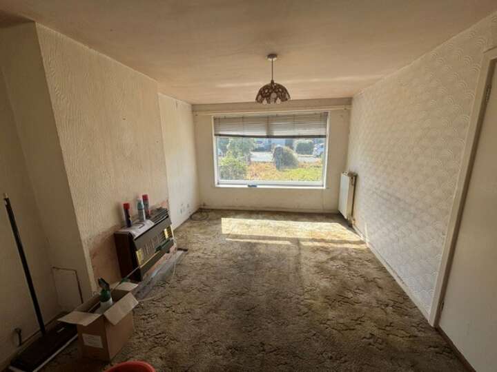 81_Holm_rear_lounge.jpg