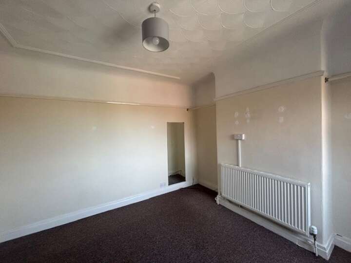 92_Bidston_Ave_bedroom.jpg