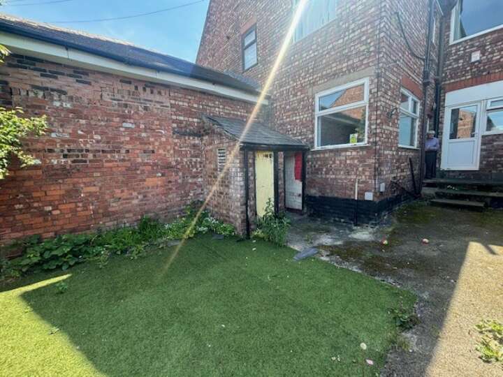 92_Bidston_Ave_rear.jpg