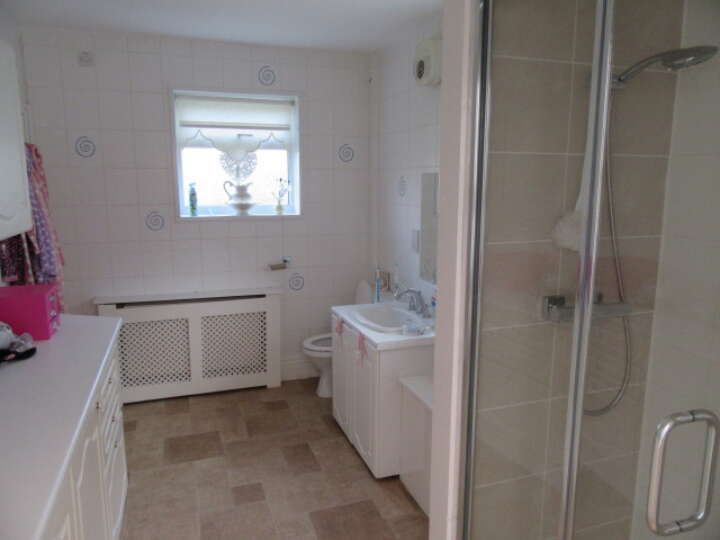 Thingwall_ensuite.JPG