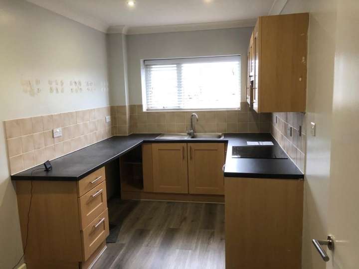 Apt_18_Briton_Court_-_Kitchen_1.jpg