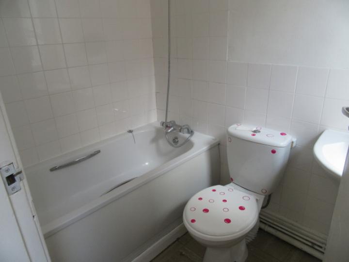 15 DUNDONALD STREET, BIRKENHEAD Smith and Sons