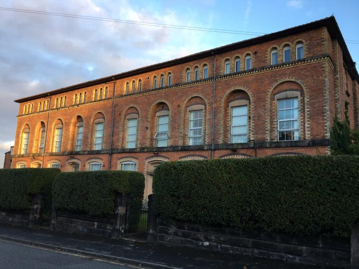 2733 GRANGE MOUNT, BIRKENHEAD Smith and Sons