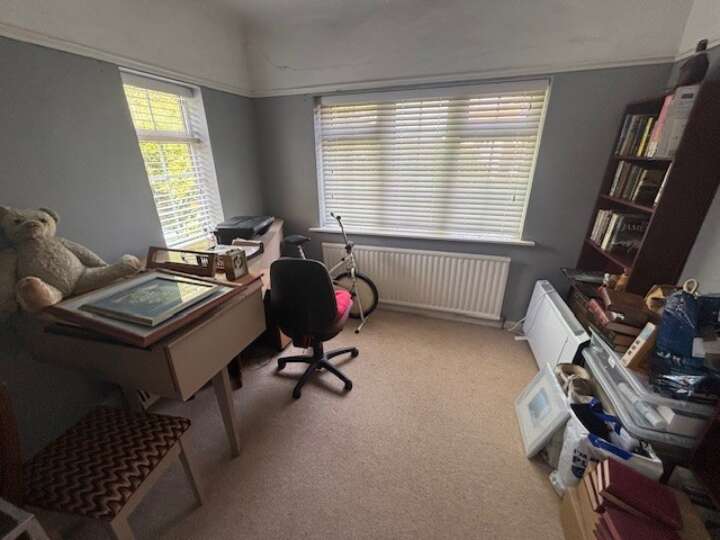 Hillcrest_bedroom.jpg