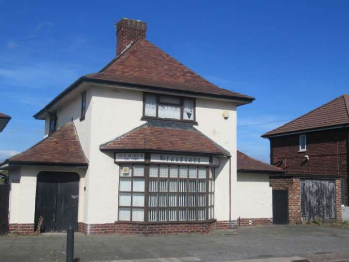 1A PASTURE AVENUE, MORETON Smith and Sons