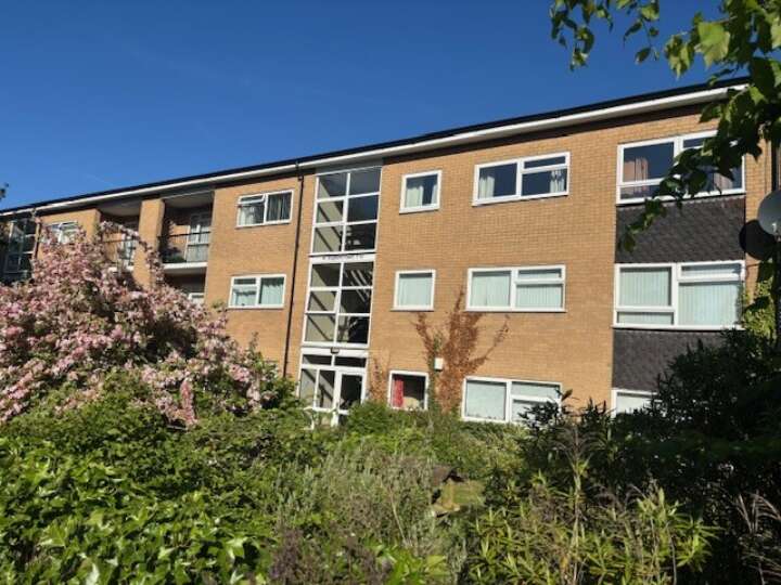 St_Stephens_Court_front_side_view_-_USE.jpg