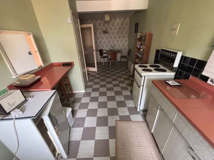 St_Stephens_Court_kitchen_1_-_USE.jpg