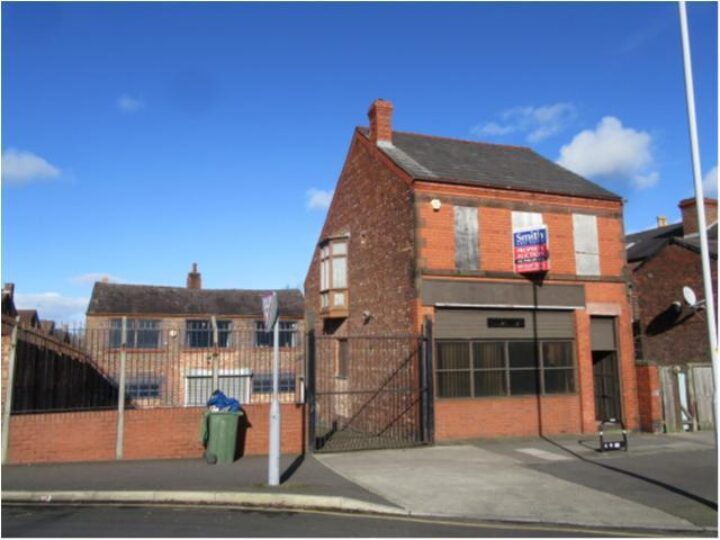 88 Grange Road West, Birkenhead