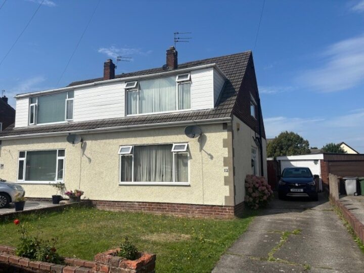 12 Marksway, Pensby