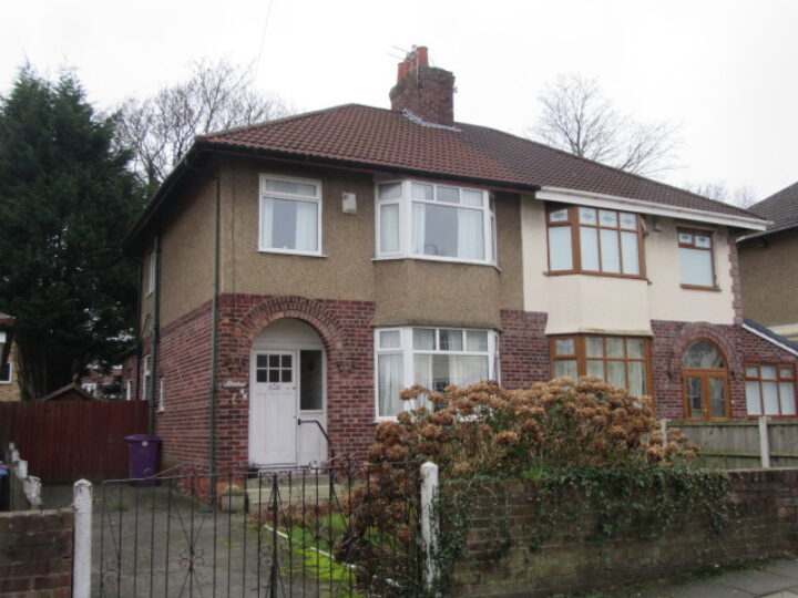 48 Hollytree Road, Woolton