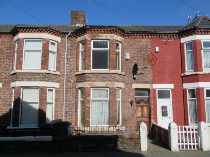 42 Hollybank Road, Birkenhead